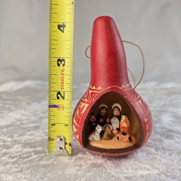 Hand Carved Peruvian Gourd Nativity Scene Ornament Folk Art Christmas Decor 4" T - Picture 8 of 10